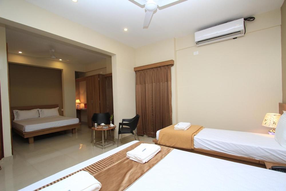 Samasth Rooms And Suits Mysore Buitenkant foto