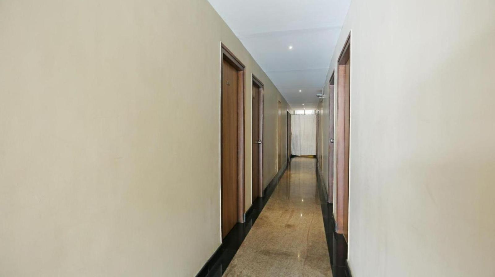 Samasth Rooms And Suits Mysore Buitenkant foto