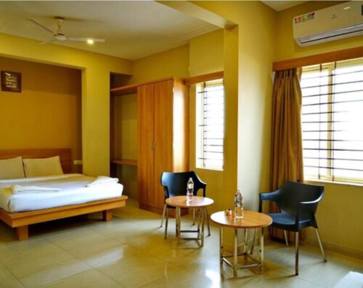 Samasth Rooms And Suits Mysore Buitenkant foto