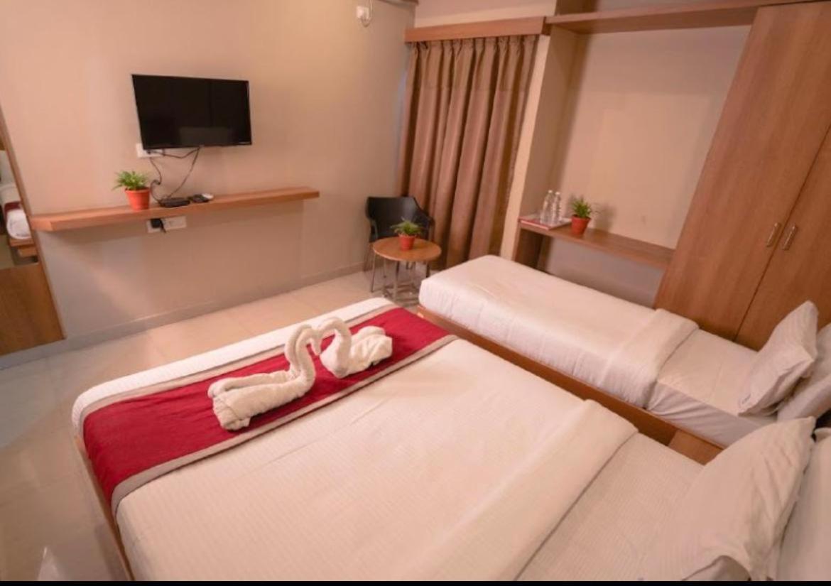 Samasth Rooms And Suits Mysore Buitenkant foto