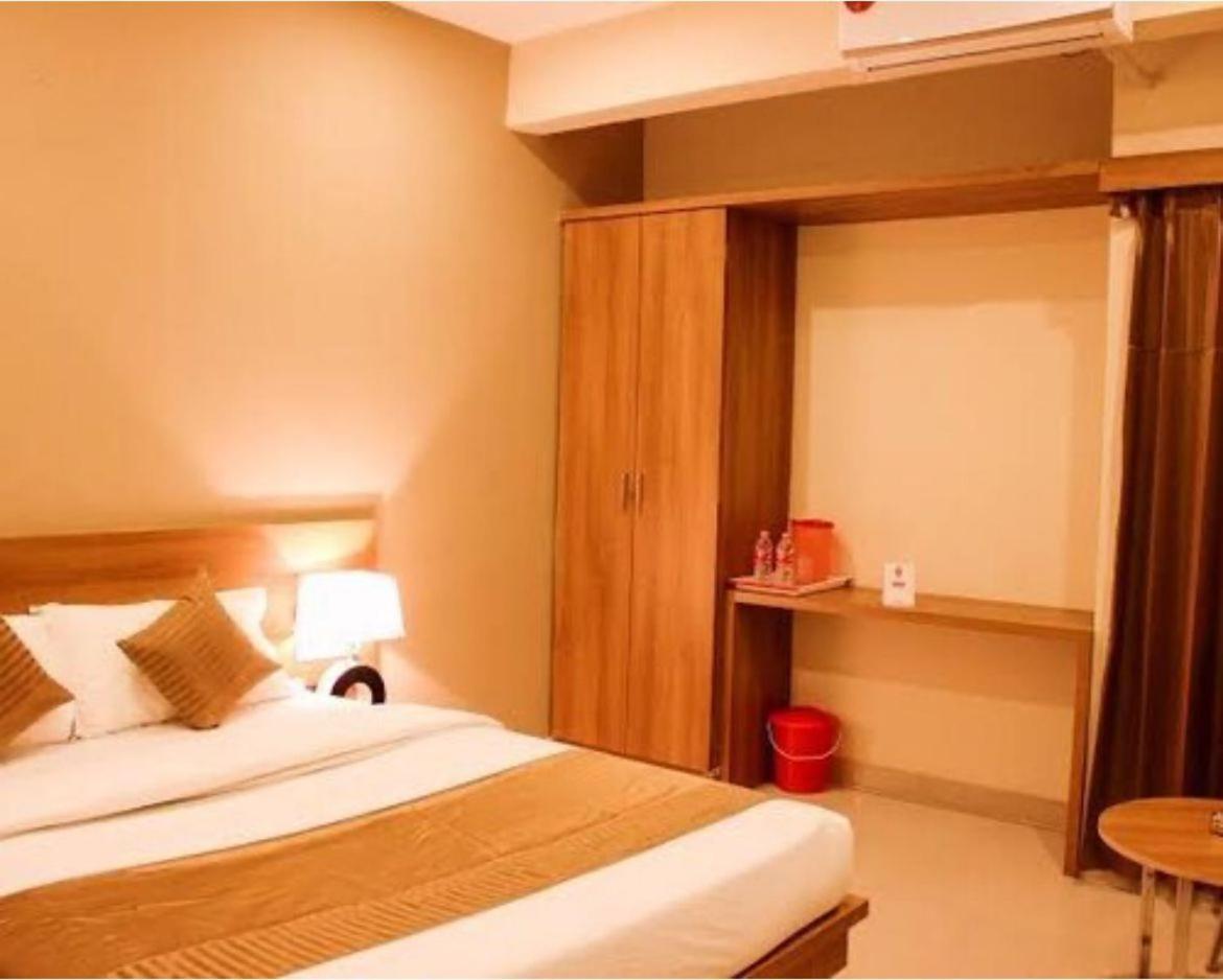 Samasth Rooms And Suits Mysore Buitenkant foto