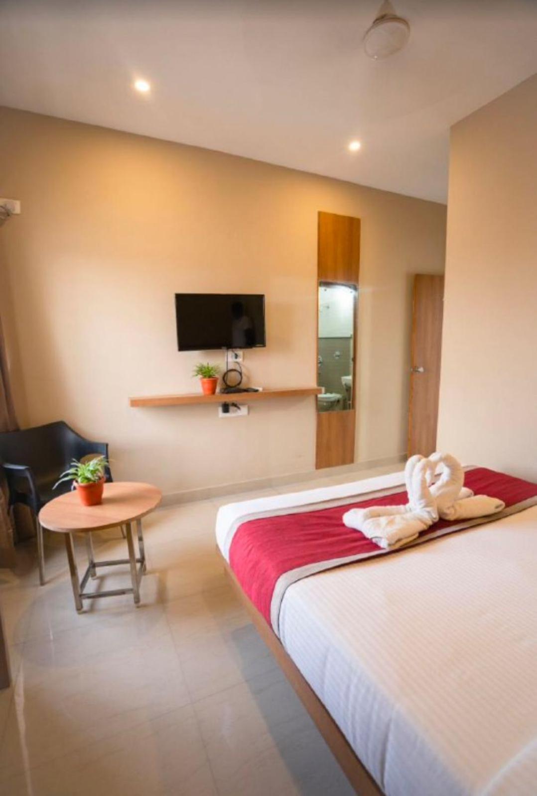 Samasth Rooms And Suits Mysore Buitenkant foto