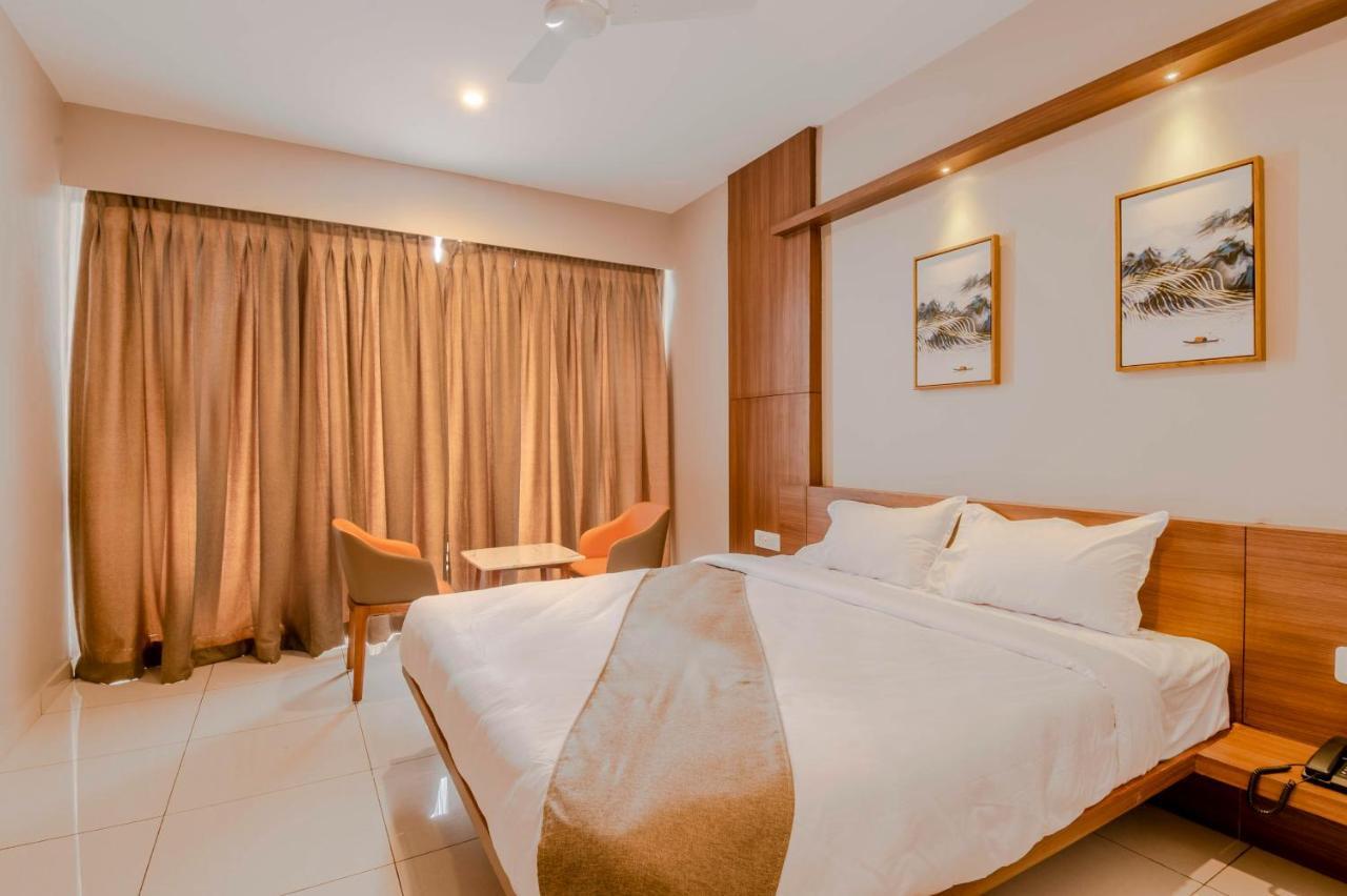 Samasth Rooms And Suits Mysore Buitenkant foto